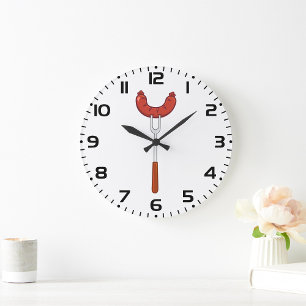 Grande Horloge Ronde Saucisse grillée sur fourchette à barbecue