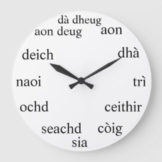 Grande Horloge Ronde Scottish gaelic clock