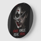 Grande Horloge Ronde « Sourire Faux, Douleur Réelle : La Vérité Derrièr (Angle)