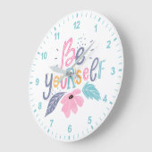 Grande Horloge Ronde Soyez vous-même | Fleurs Pastel (Angle)