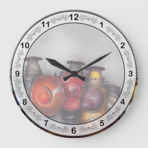 Grande Horloge Ronde Train - Une collection de lanternes de chemin de f