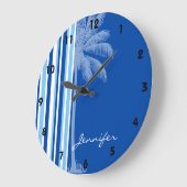 Grande Horloge Ronde Tropical Palm; Blue & White Stripes (Angle)