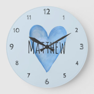 Grande Horloge Ronde Typographie du Coeur Bleu Petit Garçon Amour Nom N