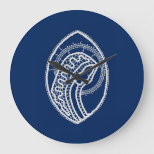 Grande Horloge Ronde Vierge Marie, dentelle blanche, bleu marine