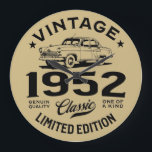 Grande Horloge Ronde Vintage 1952 Classic 70 Years Old 70th Fathers day<br><div class="desc">Parfaite Idéa for Women and Men - Vintage 1952 Birthday Costume. Greatest Holliday Present for Parents Turning 70 Mother, maman, oncle, grandmother, Best Friend, Father, Grandfather, Aunt, Husband, Papa On 70 Yr Old Birthday Celebrate Your Husband, Wife, Maman, papa 70th Birthday Party with This Funny 70 Yr Old Gift, Complete...</div>