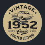 Grande Horloge Ronde Vintage 1952 Classic 70 Years Old 70th Fathers day<br><div class="desc">Parfaite Idéa for Women and Men - Vintage 1952 Birthday Costume. Greatest Holliday Present for Parents Turning 70 Mother, maman, oncle, grandmother, Best Friend, Father, Grandfather, Aunt, Husband, Papa On 70 Yr Old Birthday Celebrate Your Husband, Wife, Maman, papa 70th Birthday Party with This Funny 70 Yr Old Gift, Complete...</div>