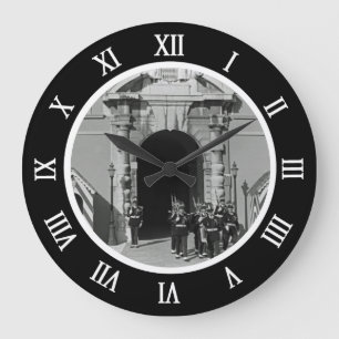 Grande Horloge Ronde Vintage Monaco Principauté du palais princier Clé 