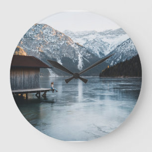 Grande Horloge Ronde vue fascinante sur le lac