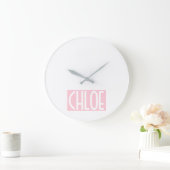 Grande Horloge Ronde Your | Bold White Text on Light Pink (Maison)
