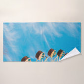 Grande roue blanche sous ciel clair le matin (Serviette de bain)