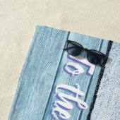 Grande serviette de plage à la plage (En situation)