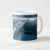 Grande Tasse Animaux de bébés cutest | Calf de baleine à bosse (Devant droit)