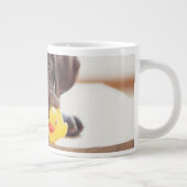 Grande Tasse Animaux de bébés cutest | Chocolat Labrador Puppy (Droite)
