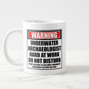Grande Tasse Avertissement Archéologue Sous-Marin Dur Au Travai