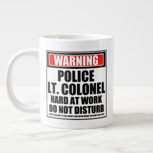 Grande Tasse Avertissement Lieutenant-Colonel de police au trav
