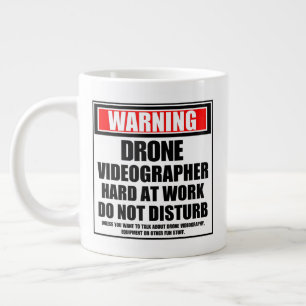 Grande Tasse Avertissement Vidéographe Drone Dur Au Travail