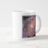 Grande Tasse Barred Spiral Galaxy Messier 83. (Devant droit)
