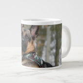 Grande Tasse Berger Allemand En Neige (Devant droit)