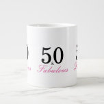 Grande Tasse Black and Pink 50 and Fabulous 50th Birthday<br><div class="desc">Simple design moderne 50 et Fabulous typographie avec le rose chaud et le texte noir. Célébrez le 50ème anniversaire avec ce design élégant.</div>