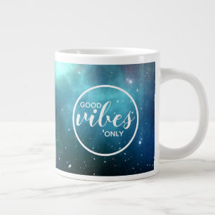 Grande Tasse Bonne Vibes Uniquement Typographie Galaxie Espace