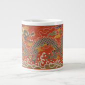 Grande Tasse Brocade satinée rouge avec dragon chinois nuageux (Devant)