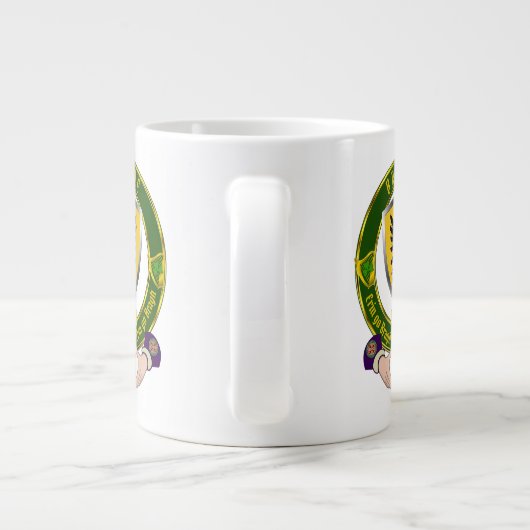 Grande Tasse Browne Irish Shield avec Claddagh (Dos)