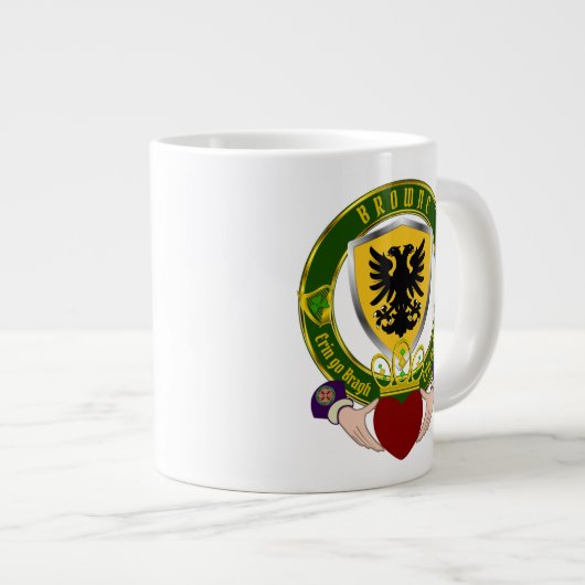 Grande Tasse Browne Irish Shield avec Claddagh (Devant droit)