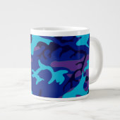 Grande Tasse Camouflage bleu foncé et Motif violet (Devant droit)