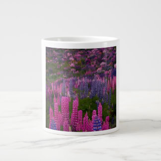 Grande Tasse Champ de fleurs de lupin Impression esthétique sur