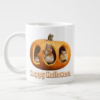 Grande Tasse Chipmunks à l'intérieur de Boo Jack-o-Lantern