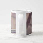 Grande Tasse Chocolat Labrador Puppy In Car (Dos)