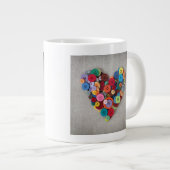 Grande Tasse Coeur coloré de boutons (Devant droit)