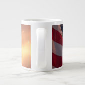 Grande Tasse Conception splendide du 4 juillet - Feux d'artific (Dos)