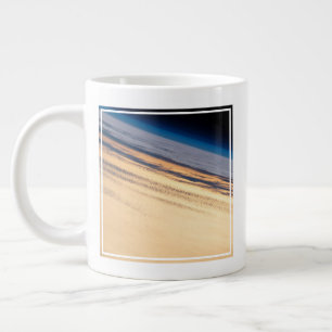 Grande Tasse Coucher De Soleil Orbital Au Large De La Basse Cal