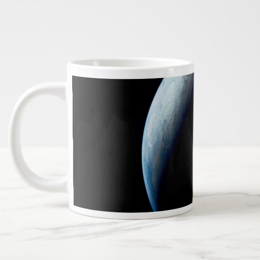 Grande Tasse Crescent Terre De La Mission Apollo 4. 2 (Gauche)