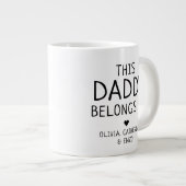 Grande Tasse Custom Modern Ce Papa Appartient À La Fête des pèr (Devant droit)