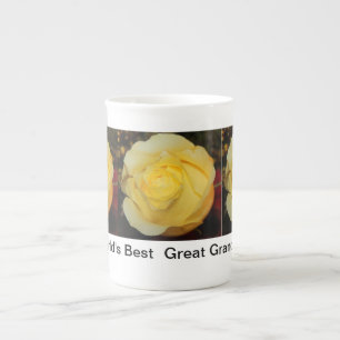 Grande tasse de porcelaine tendre de grand-maman