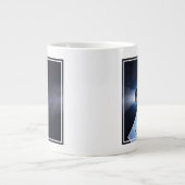 Grande Tasse Dragon Xl Spacecraft Avec Planète Terre À Distance (Devant)