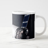 Grande Tasse Dragon Xl Spacecraft S'Approche D'Une Passerelle L (Droite)