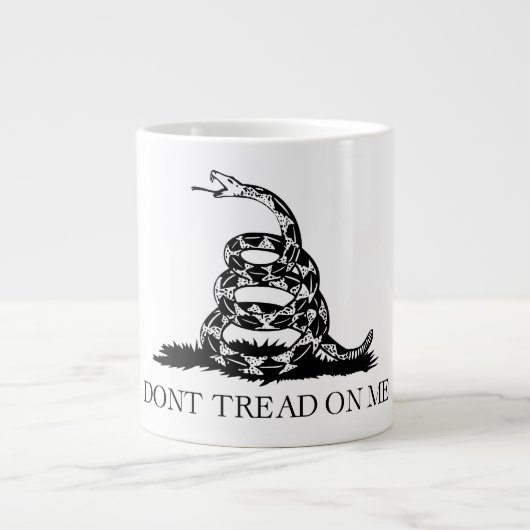 Grande Tasse Drapeau de crotale de Gadsden : Guerre révolutionn (Devant)