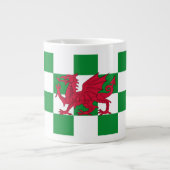 Grande Tasse Drapeau mystique de dragon celtique rouge du Pays  (Devant)