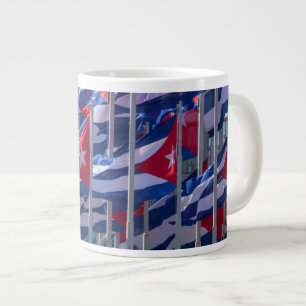 Grande Tasse Drapeaux cubains, La Havane, Cuba