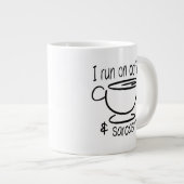 Grande Tasse Drôle je cours sur le café et les sarcasmes (Devant droit)