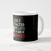 Grande Tasse Easily Distracted by Cats and Books | Chat (Devant droit)