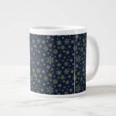 Grande Tasse Elegant Gold Snowflake Winter Pattern (Devant droit)