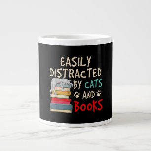 Grande Tasse Facilement distrait par les chats et les livres   