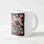 Grande Tasse Fier d'être une boue américaine (Devant droit)