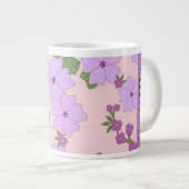 Grande Tasse Fleurs Violettes, Motif De Fleurs, Votre Nom (Devant droit)