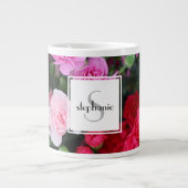 Grande Tasse Floral personnalisé, oeillet rose avec nom/initial (Devant)