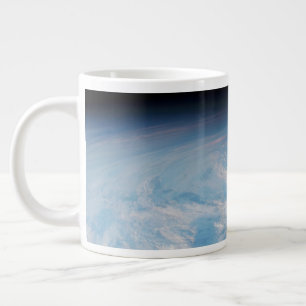 Grande Tasse Formation De Nuages Circulaires Sur L'Océan Pacifi